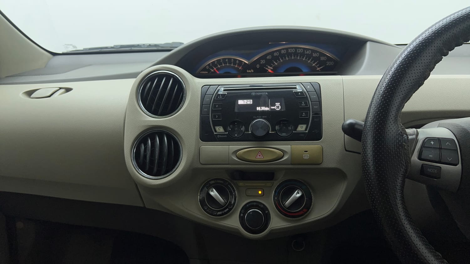 Used 2016 Toyota Etios VX Petrol Manual interior MUSIC SYSTEM & AC CONTROL VIEW