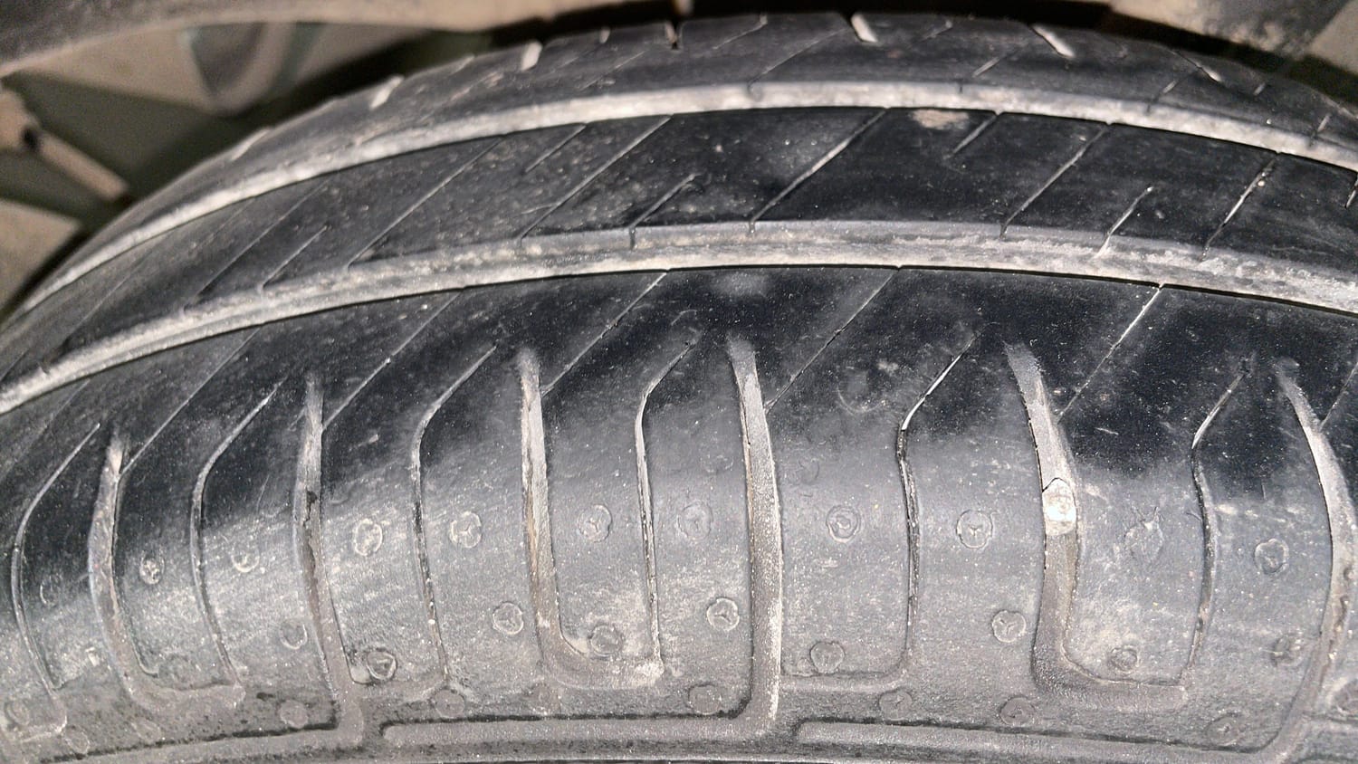 Used 2016 Renault Kwid RXT Petrol Manual tyres LEFT REAR TYRE TREAD VIEW
