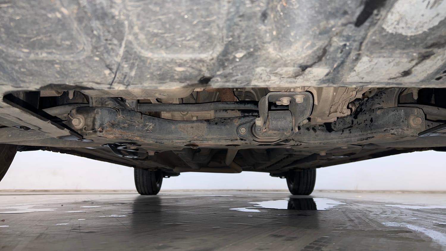 Used 2019 Hyundai Elite i20 Magna Plus 1.2 Petrol Manual extra FRONT LEFT UNDERBODY VIEW