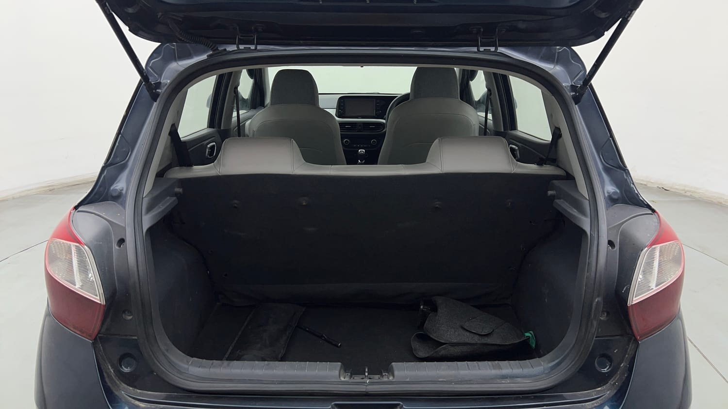 Used 2020 Hyundai Grand i10 Nios Sportz 1.2 Kappa VTVT Petrol Manual interior DICKY INSIDE VIEW