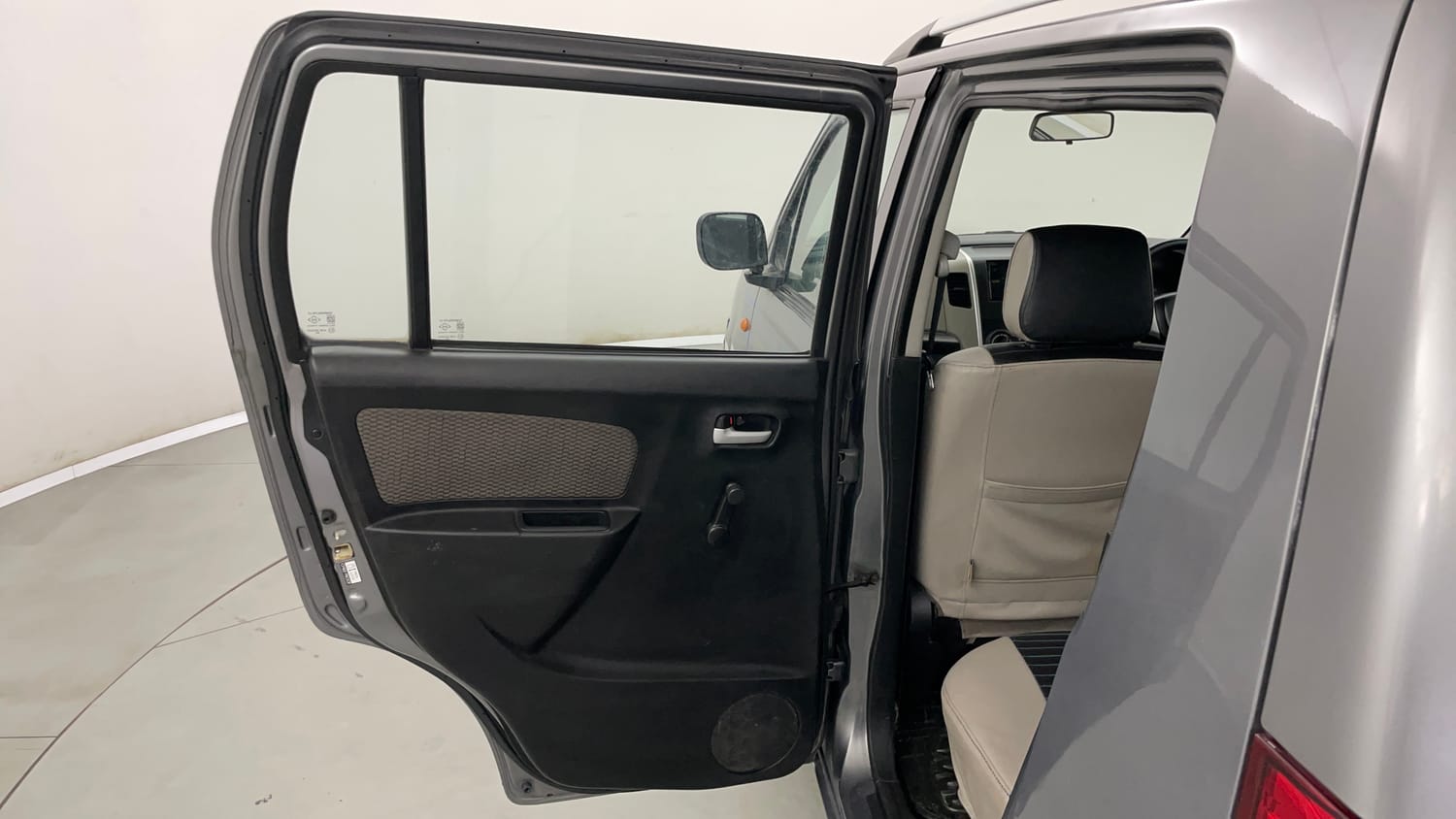 Used 2015 Maruti Suzuki Wagon R LXI Petrol Manual interior LEFT REAR DOOR OPEN VIEW