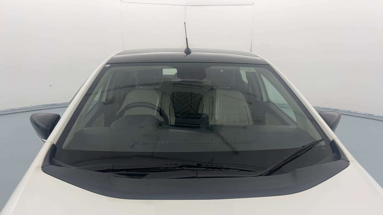 Used 2022 Tata Altroz XZ Plus Diesel Diesel Manual exterior FRONT WINDSHIELD VIEW