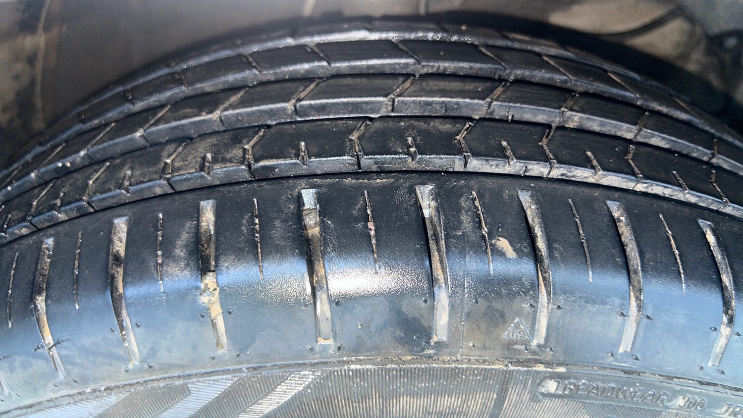 Used 2019 Maruti Suzuki Baleno Zeta 1.2 Petrol Manual tyres RIGHT FRONT TYRE TREAD VIEW