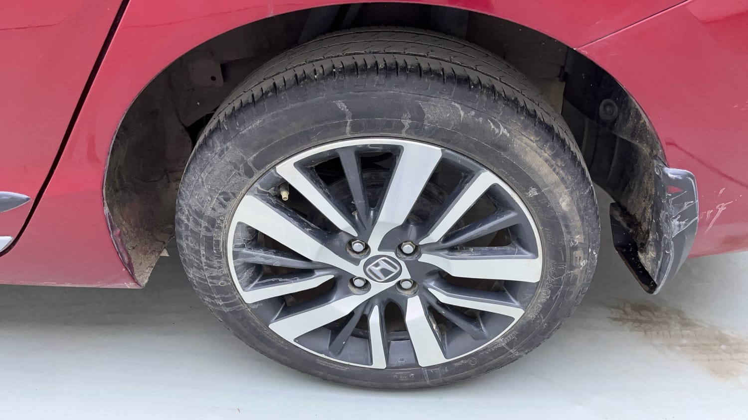 Used 2022 Honda City ZX CVT Petrol Petrol Automatic tyres LEFT REAR TYRE RIM VIEW