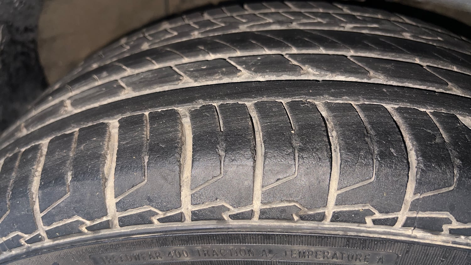 Used 2024 Hyundai Creta 1.5 MPi Petrol MT SX Petrol Manual tyres RIGHT FRONT TYRE TREAD VIEW