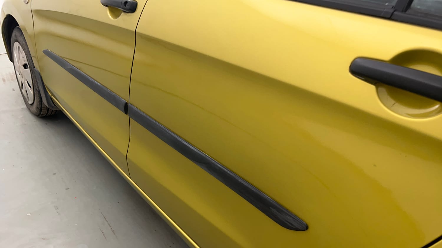 Used 2014 Maruti Suzuki Celerio VXi Petrol Manual dents MINOR DENT