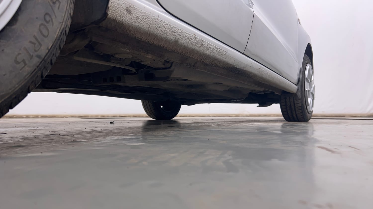 Used 2015 Volkswagen Polo Comfortline 1.2L (P) Petrol Manual extra REAR RIGHT UNDERBODY VIEW