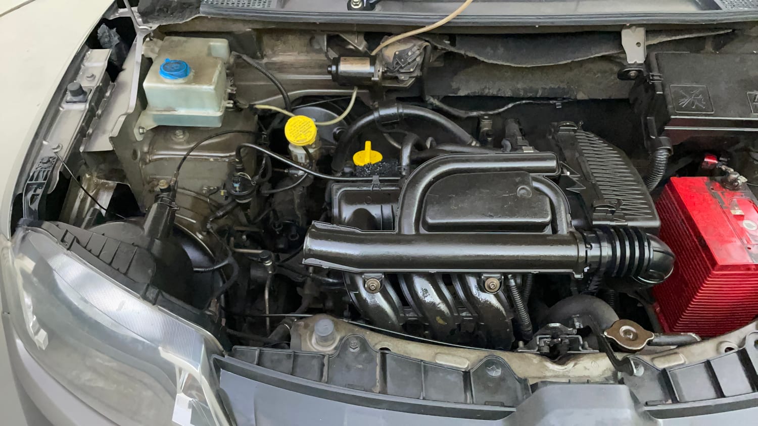Used 2016 Renault Kwid RXT Petrol Manual engine ENGINE RIGHT SIDE VIEW
