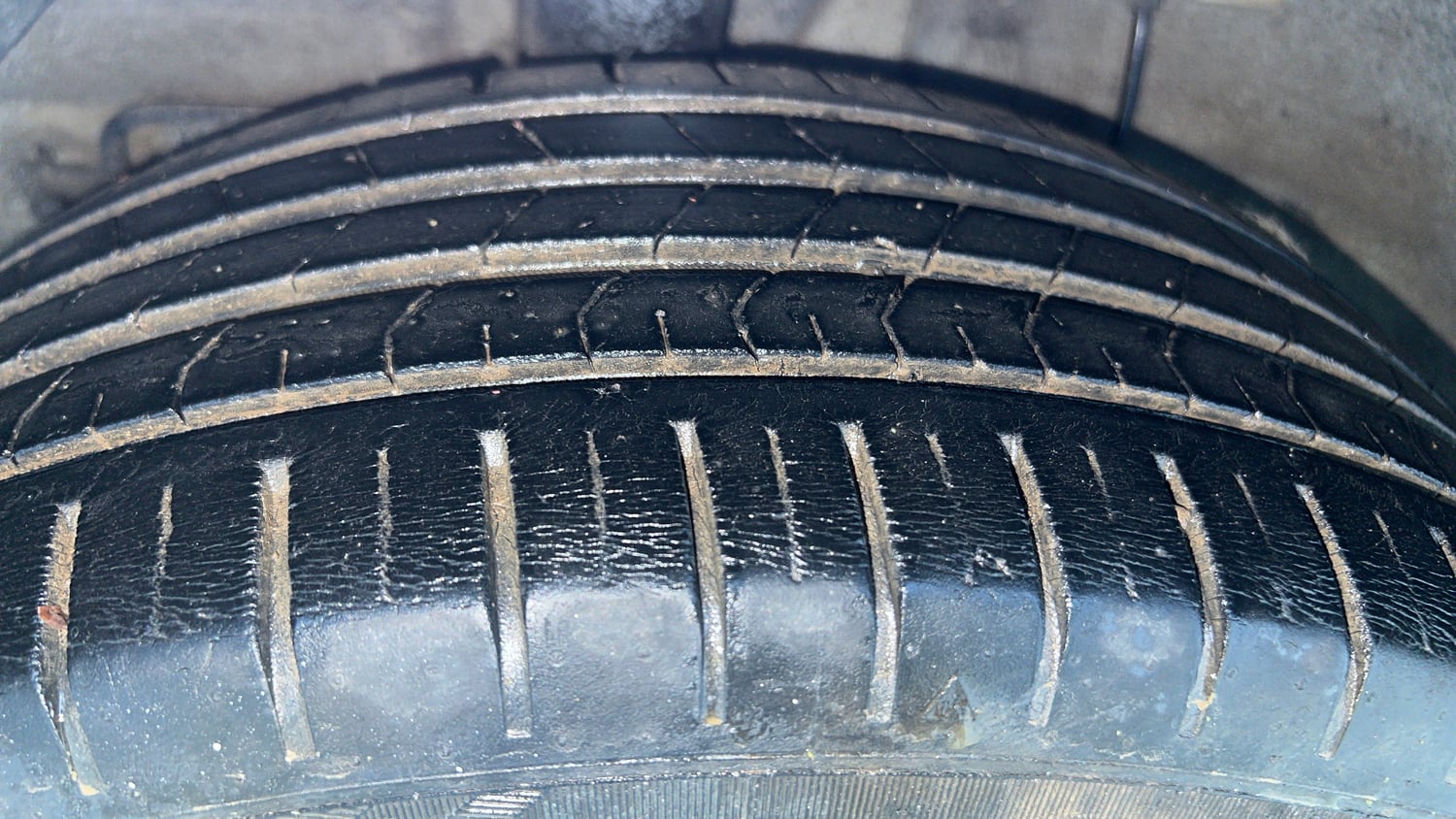 Used 2015 Hyundai Elite i20 Asta 1.2 Petrol Manual tyres RIGHT REAR TYRE TREAD VIEW
