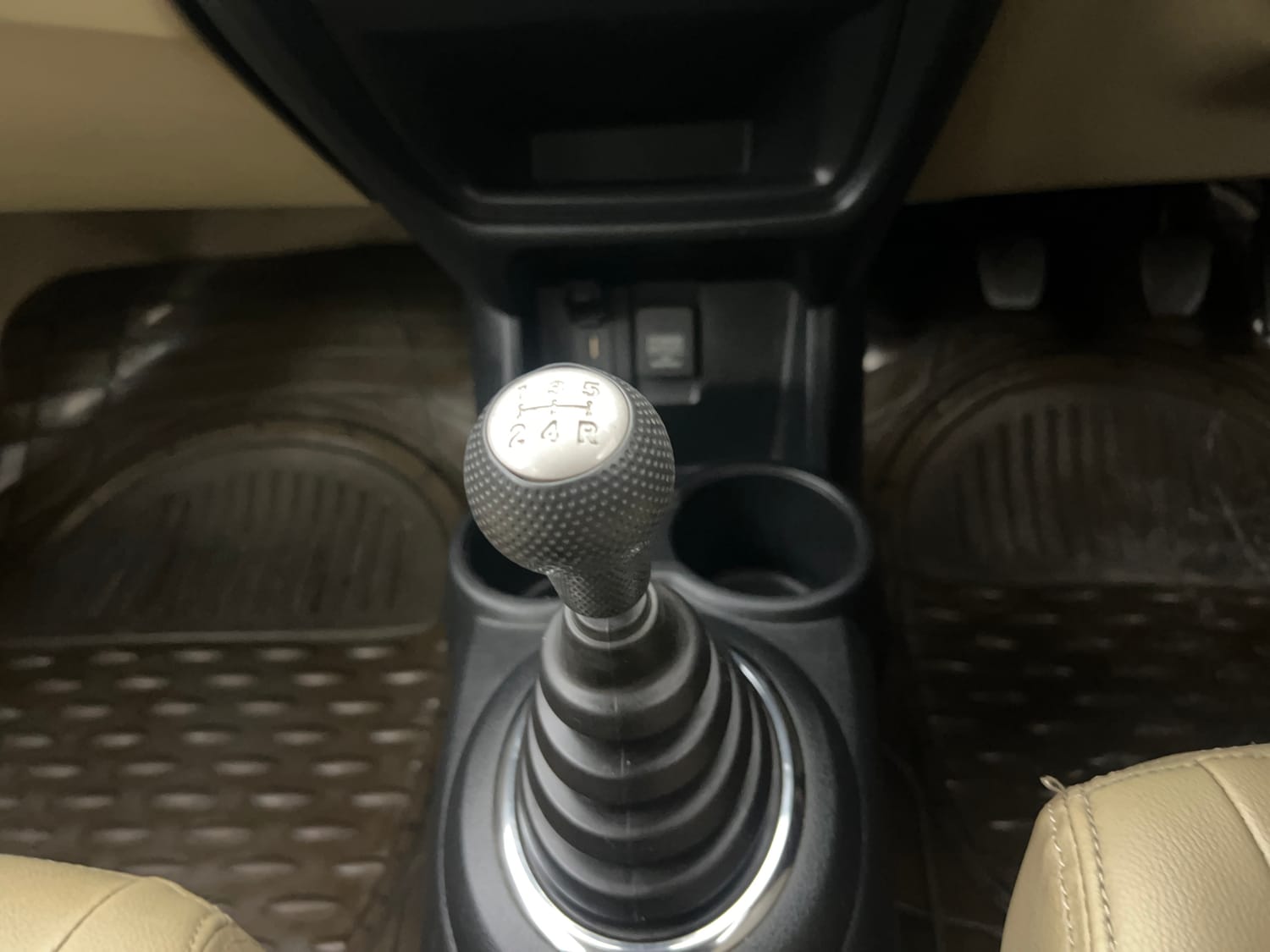 Used 2017 Honda Amaze 1.2 SX i-VTEC Petrol Manual interior GEAR  KNOB VIEW