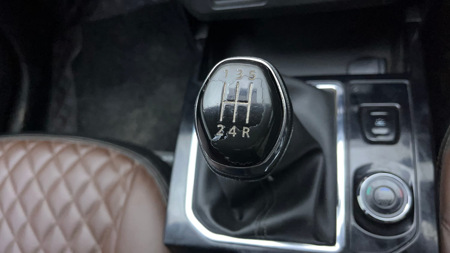 Used 2021 Renault Kiger RXZ 1.0 Turbo MT Petrol Manual interior GEAR  KNOB VIEW