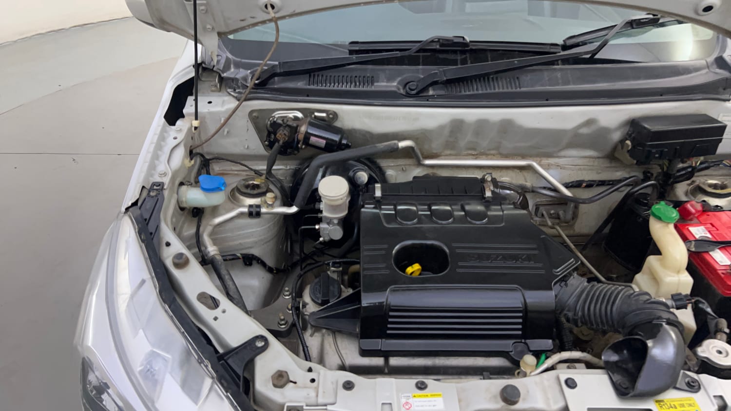 Used 2017 Maruti Suzuki Alto K10 VXi Petrol Manual engine ENGINE RIGHT SIDE HINGE & APRON VIEW