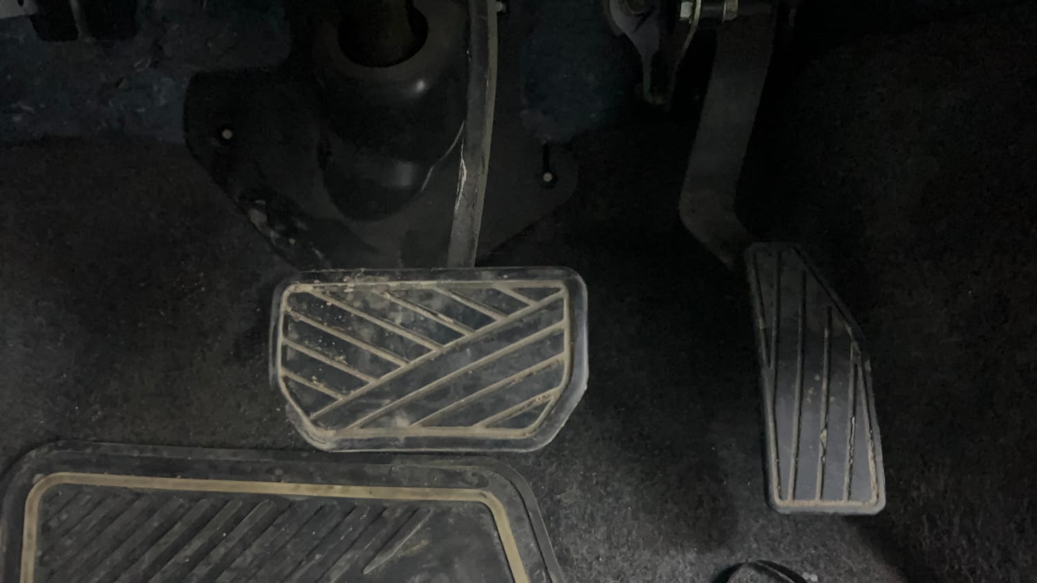 Used 2016 Maruti Suzuki Celerio VXi AMT Petrol Automatic interior PEDALS VIEW
