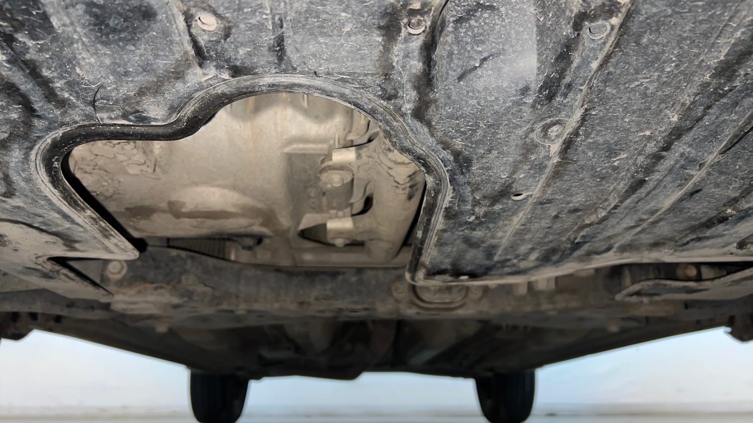 Used 2022 Kia Sonet GTX Plus 1.5 AT Diesel Automatic extra FRONT LEFT UNDERBODY VIEW