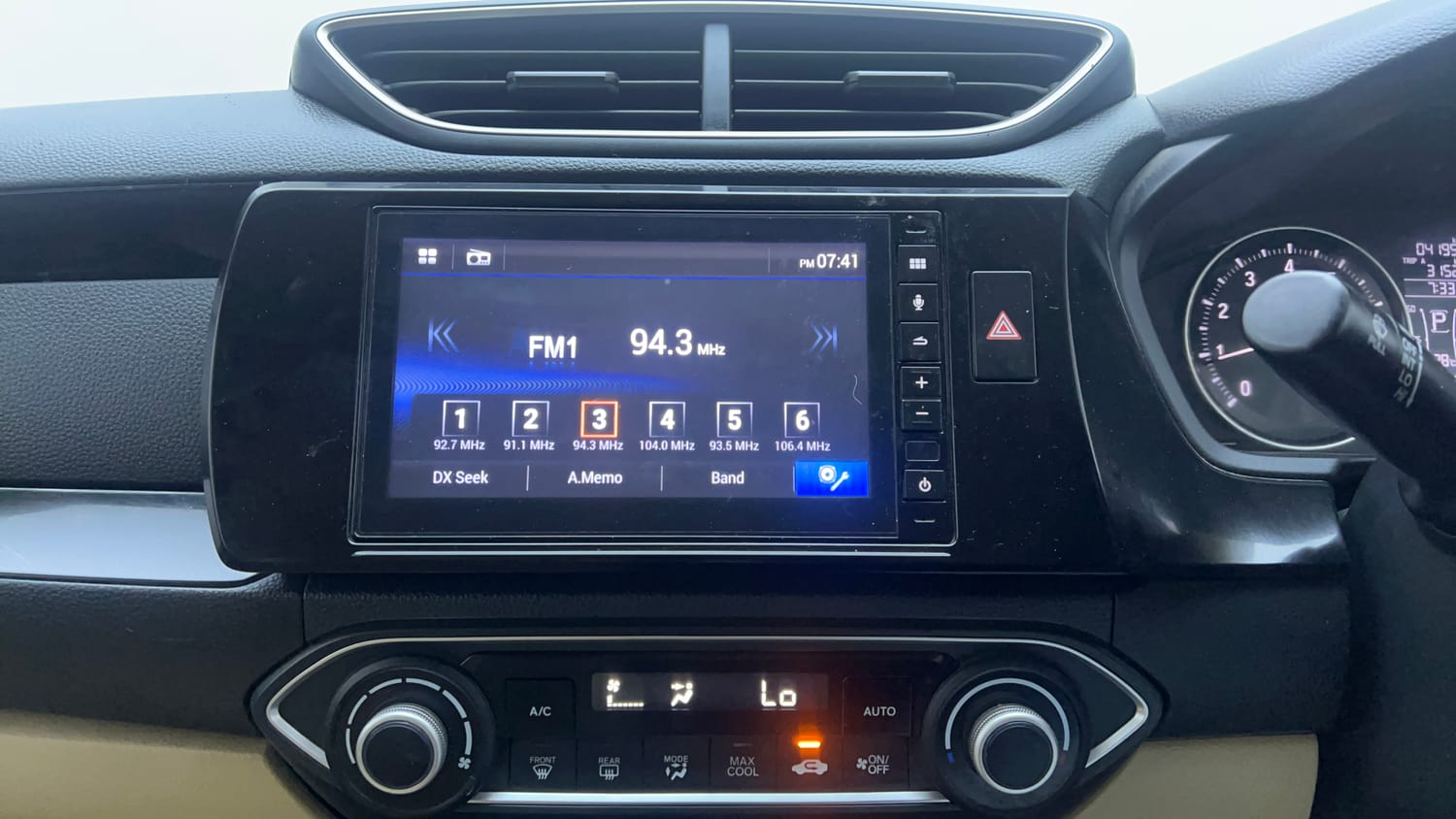 Used 2020 Honda Amaze 1.2 VX CVT Petrol Petrol Automatic interior MUSIC SYSTEM & AC CONTROL VIEW