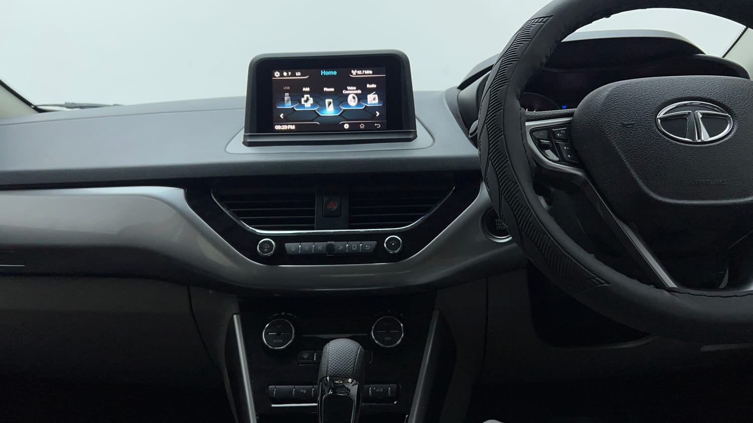 Used 2018 Tata Nexon XZA Plus Petrol Dual Tone Petrol Automatic interior MUSIC SYSTEM & AC CONTROL VIEW