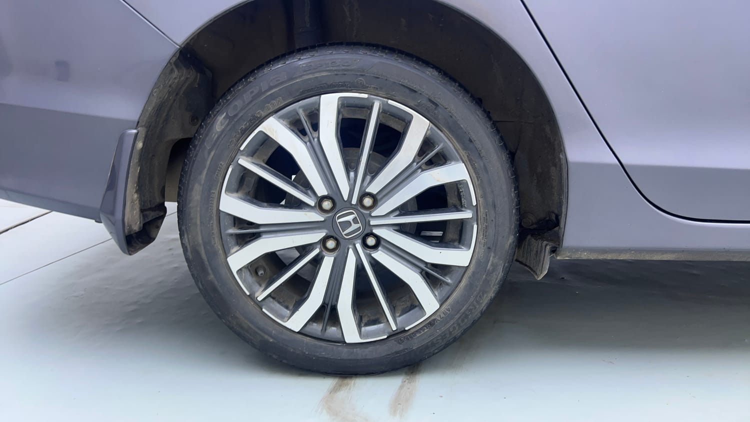 Used 2019 Honda City VX CVT Petrol Petrol Automatic tyres RIGHT REAR TYRE RIM VIEW