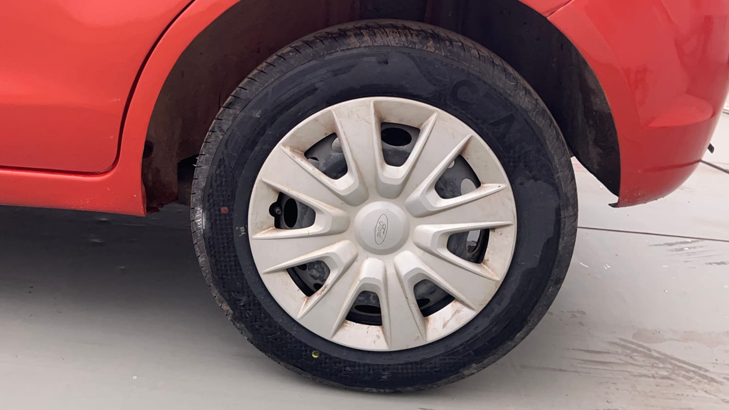 Used 2015 Ford Figo Duratec Petrol ZXI 1.2 Petrol Manual tyres LEFT REAR TYRE RIM VIEW