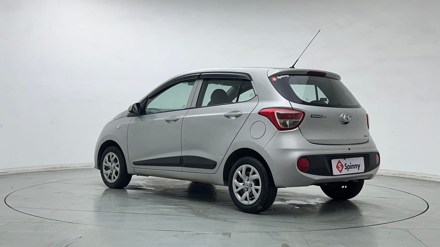 Used 2017 Hyundai Grand i10 Magna 1.2 Kappa VTVT Petrol Manual exterior LEFT REAR CORNER VIEW