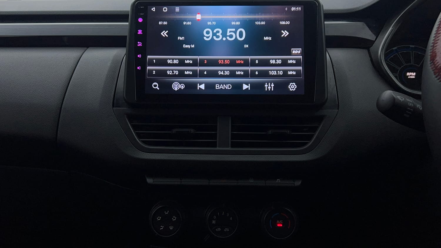 Used 2024 Renault Kiger RXL Petrol Manual top_features Integrated (in-dash) music system