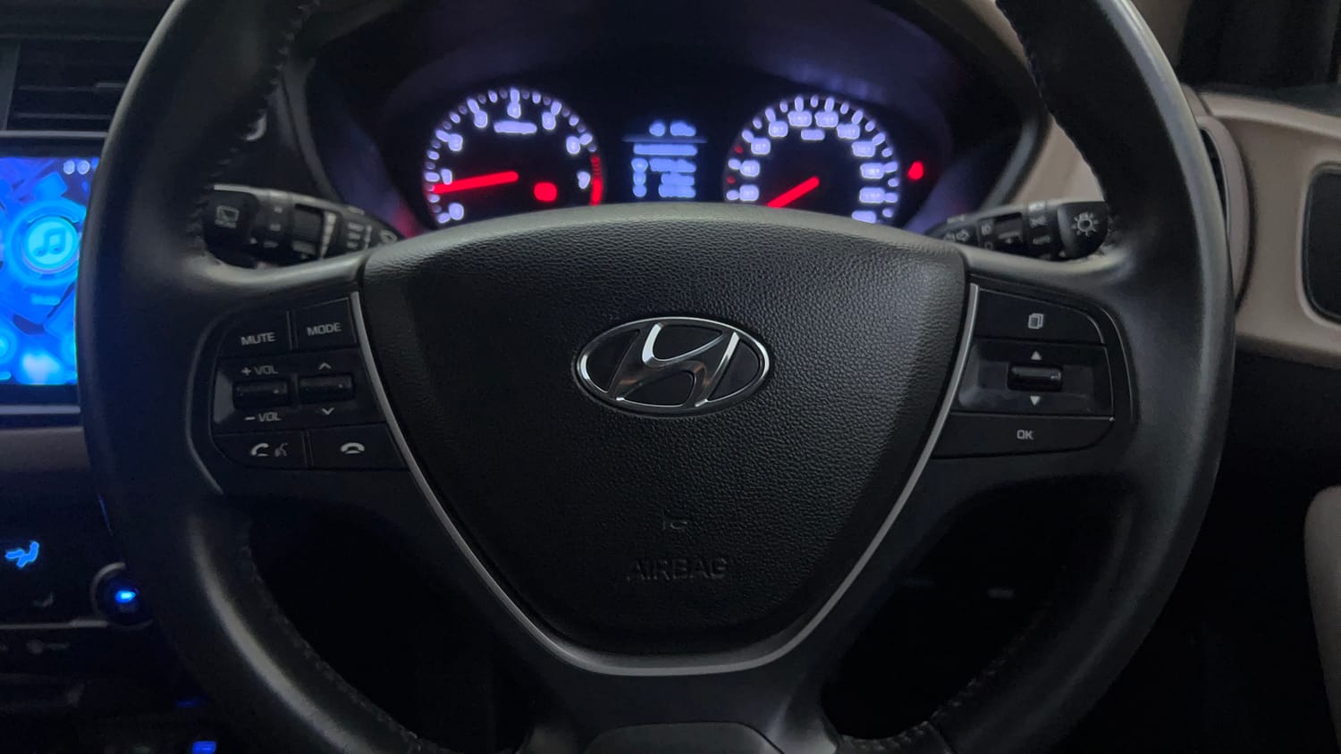 Used 2018 Hyundai Elite i20 Asta 1.2 (O) Petrol Manual top_features Airbags