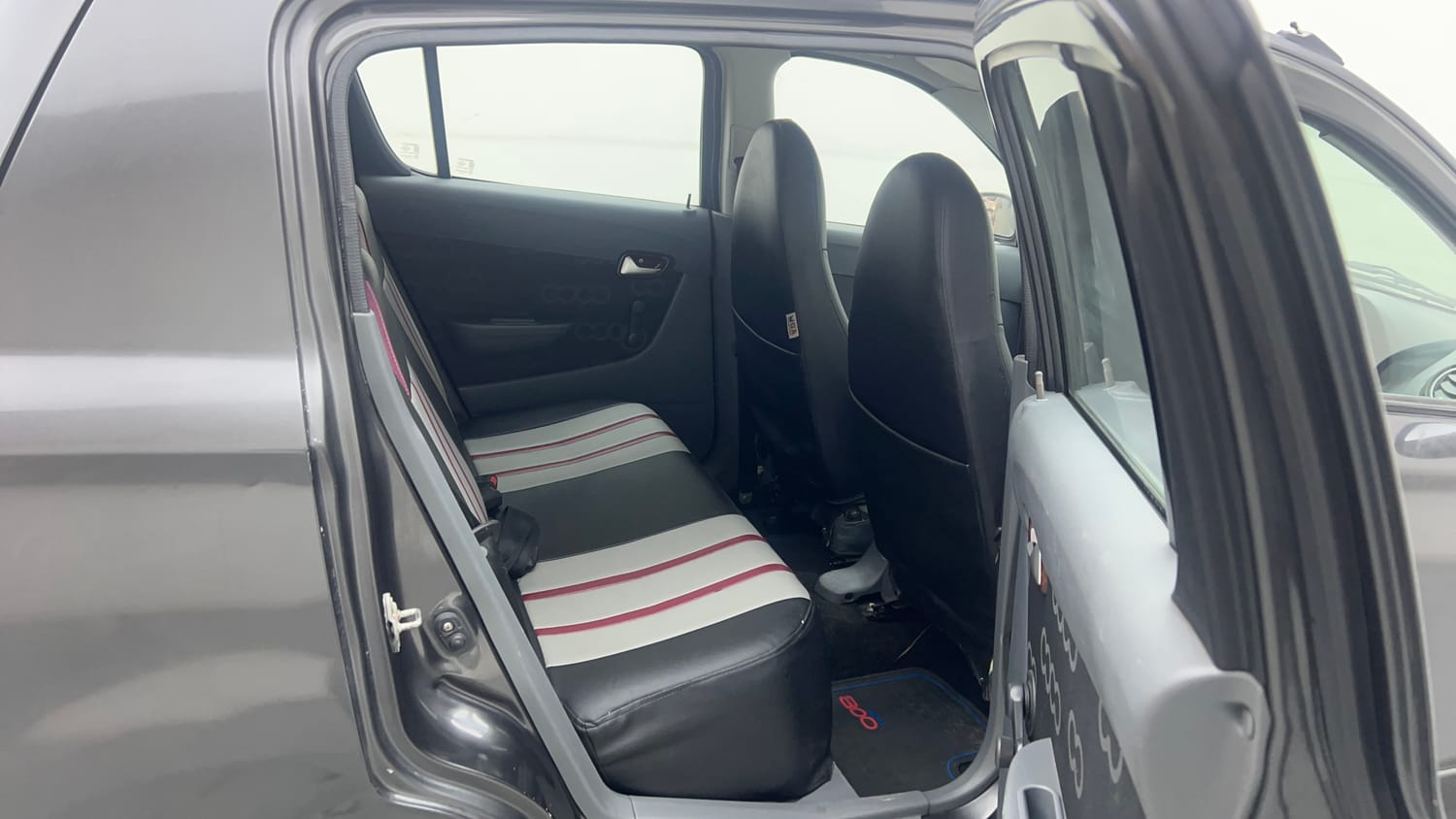 Used 2015 Maruti Suzuki Alto 800 Lxi Petrol Manual interior RIGHT SIDE REAR DOOR CABIN VIEW