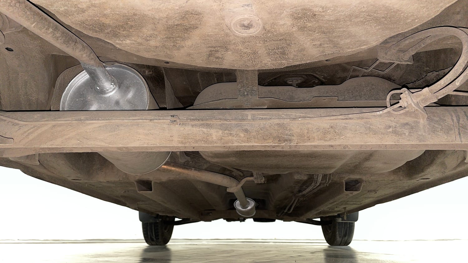 Used 2016 Renault Kwid RXT Petrol Manual extra REAR UNDERBODY VIEW (TAKEN FROM REAR)