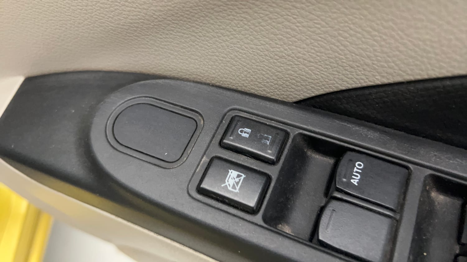 Used 2014 Maruti Suzuki Celerio VXi Petrol Manual top_features Central locking