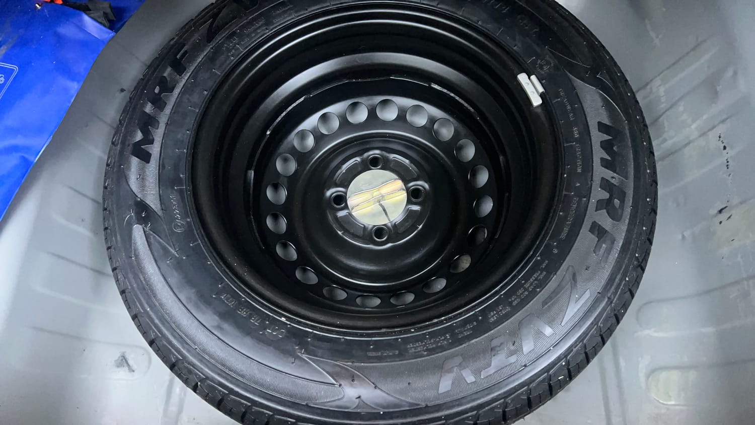 Used 2020 Honda Amaze 1.2 VX CVT Petrol Petrol Automatic tyres SPARE TYRE VIEW