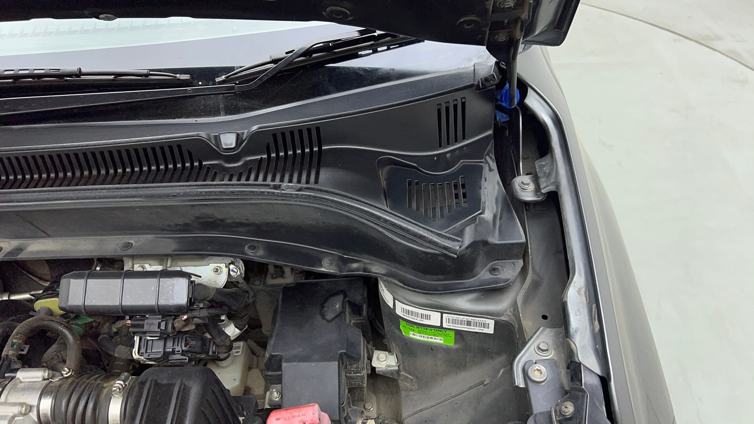 Used 2023 Tata Punch Adventure AMT Petrol Automatic engine ENGINE LEFT SIDE HINGE & APRON VIEW