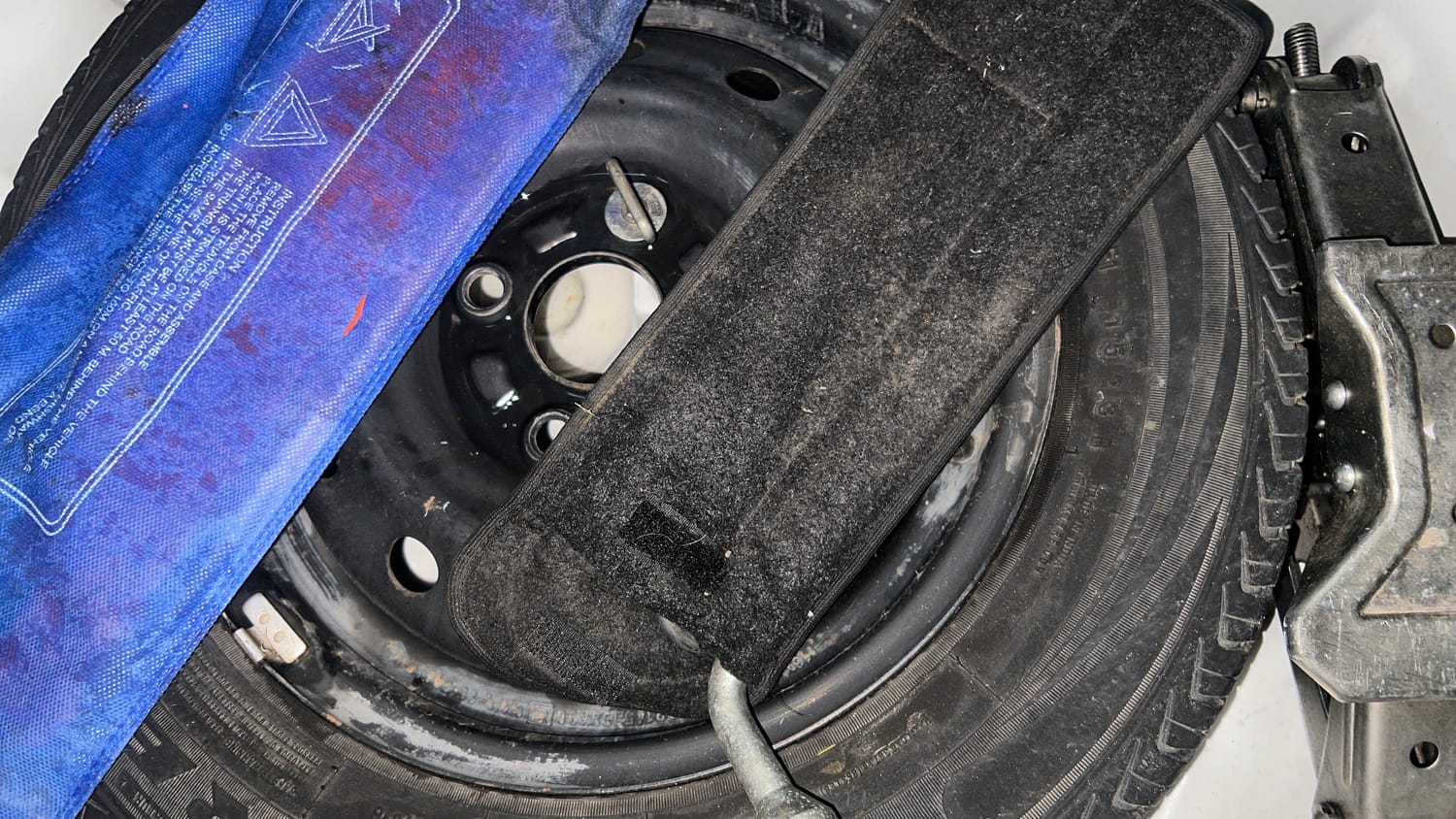 Used 2023 Maruti Suzuki Alto K10 VXi Plus Petrol Manual tyres SPARE TYRE VIEW