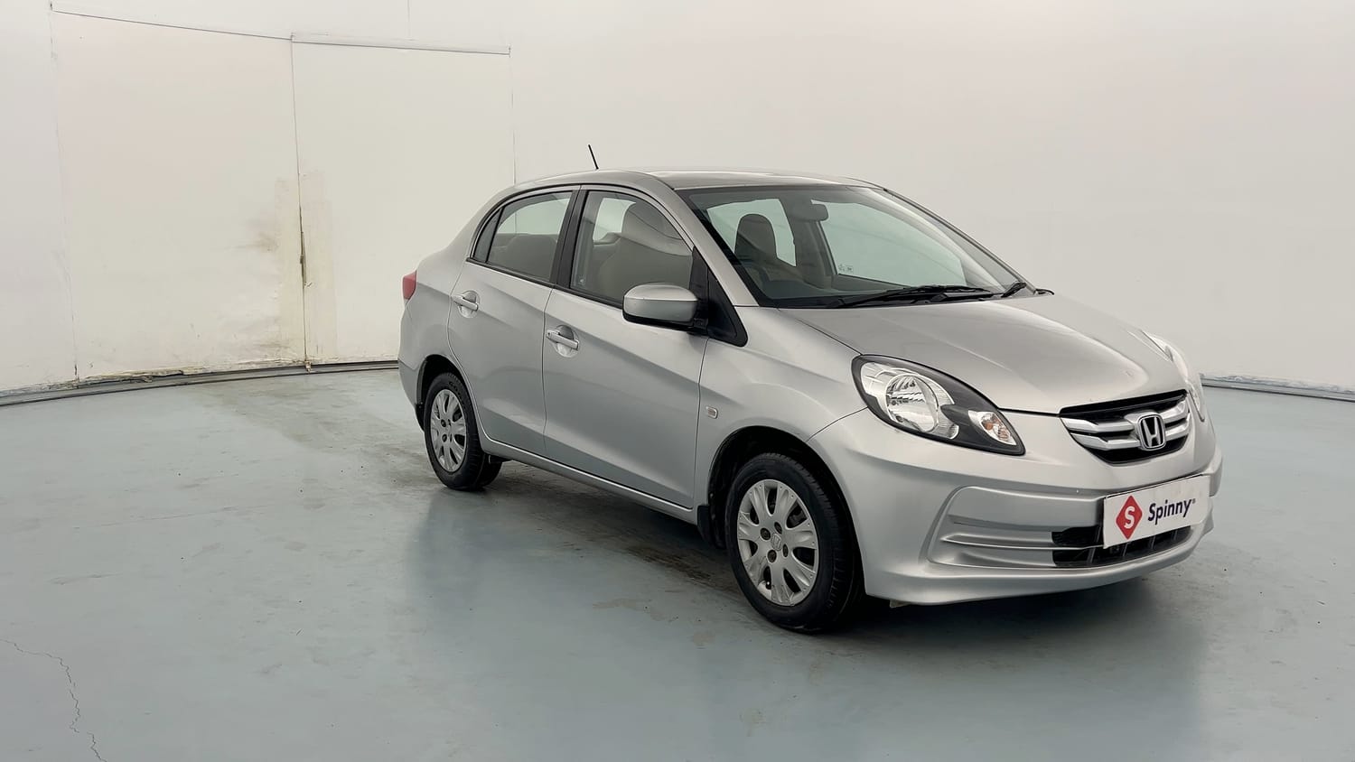 Used 2014 Honda Amaze 1.2 S i-VTEC Petrol Manual exterior RIGHT FRONT CORNER VIEW