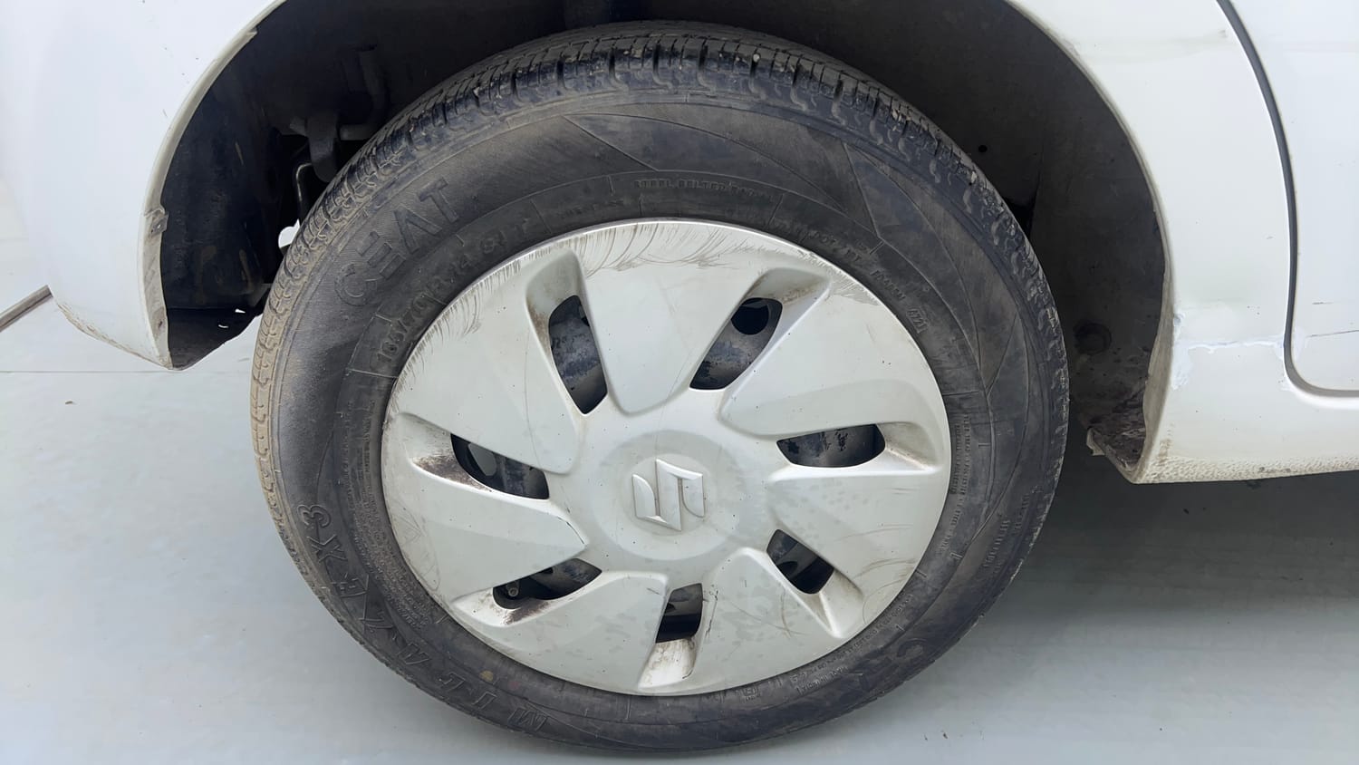 Used 2016 Maruti Suzuki Celerio VXi AMT Petrol Automatic tyres RIGHT REAR TYRE RIM VIEW