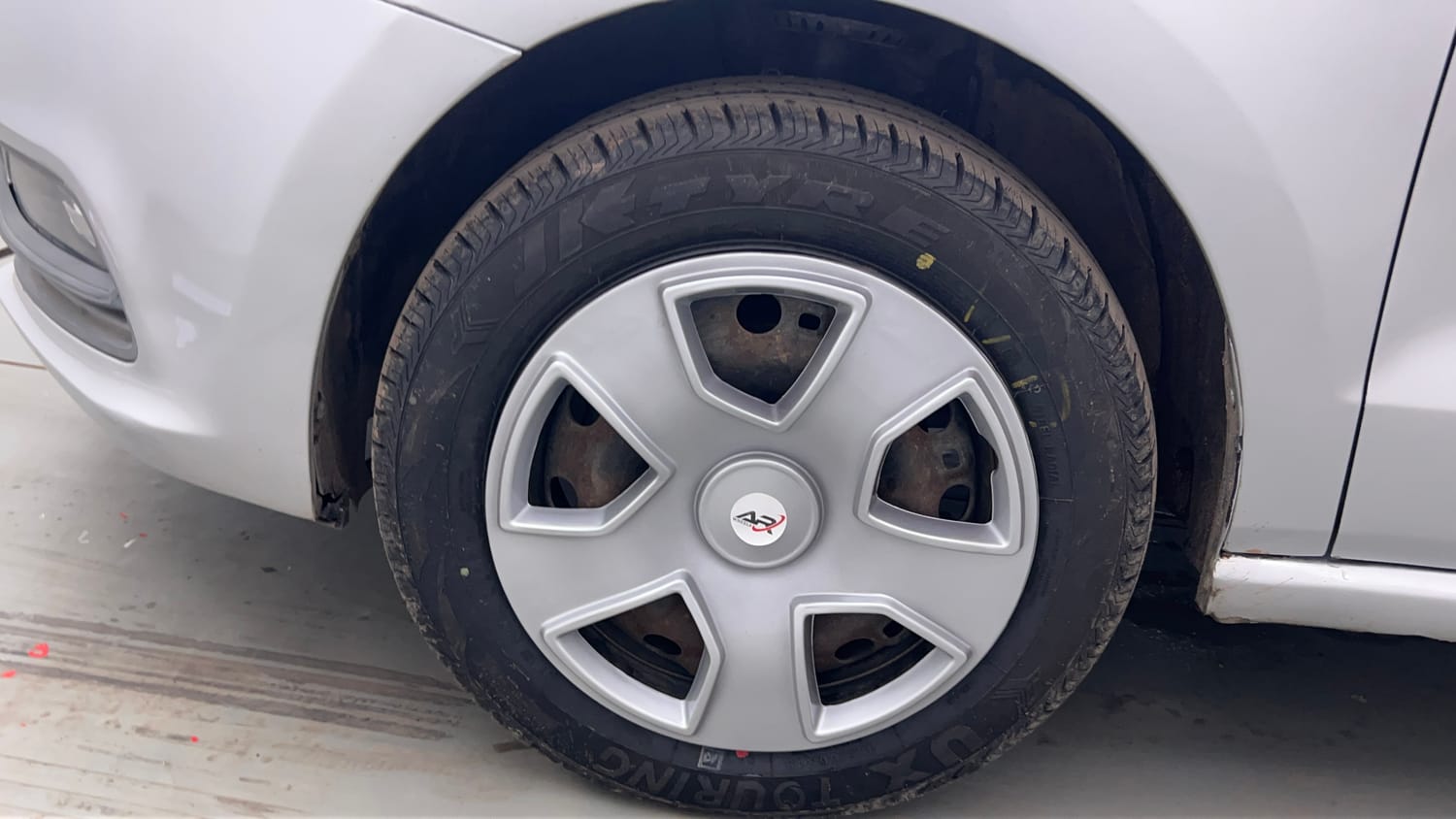 Used 2015 Volkswagen Polo Comfortline 1.2L (P) Petrol Manual tyres LEFT FRONT TYRE RIM VIEW
