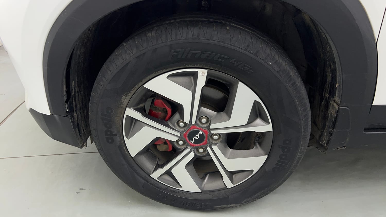 Used 2022 Kia Sonet GTX Plus 1.5 AT Diesel Automatic tyres LEFT FRONT TYRE RIM VIEW