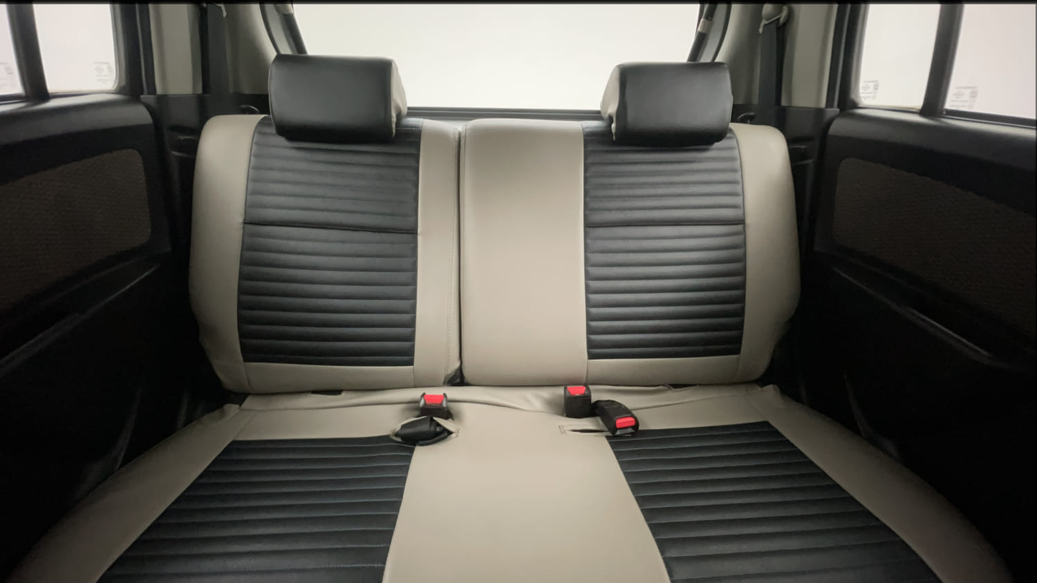 Used 2015 Maruti Suzuki Wagon R LXI Petrol Manual interior REAR SEAT CONDITION VIEW