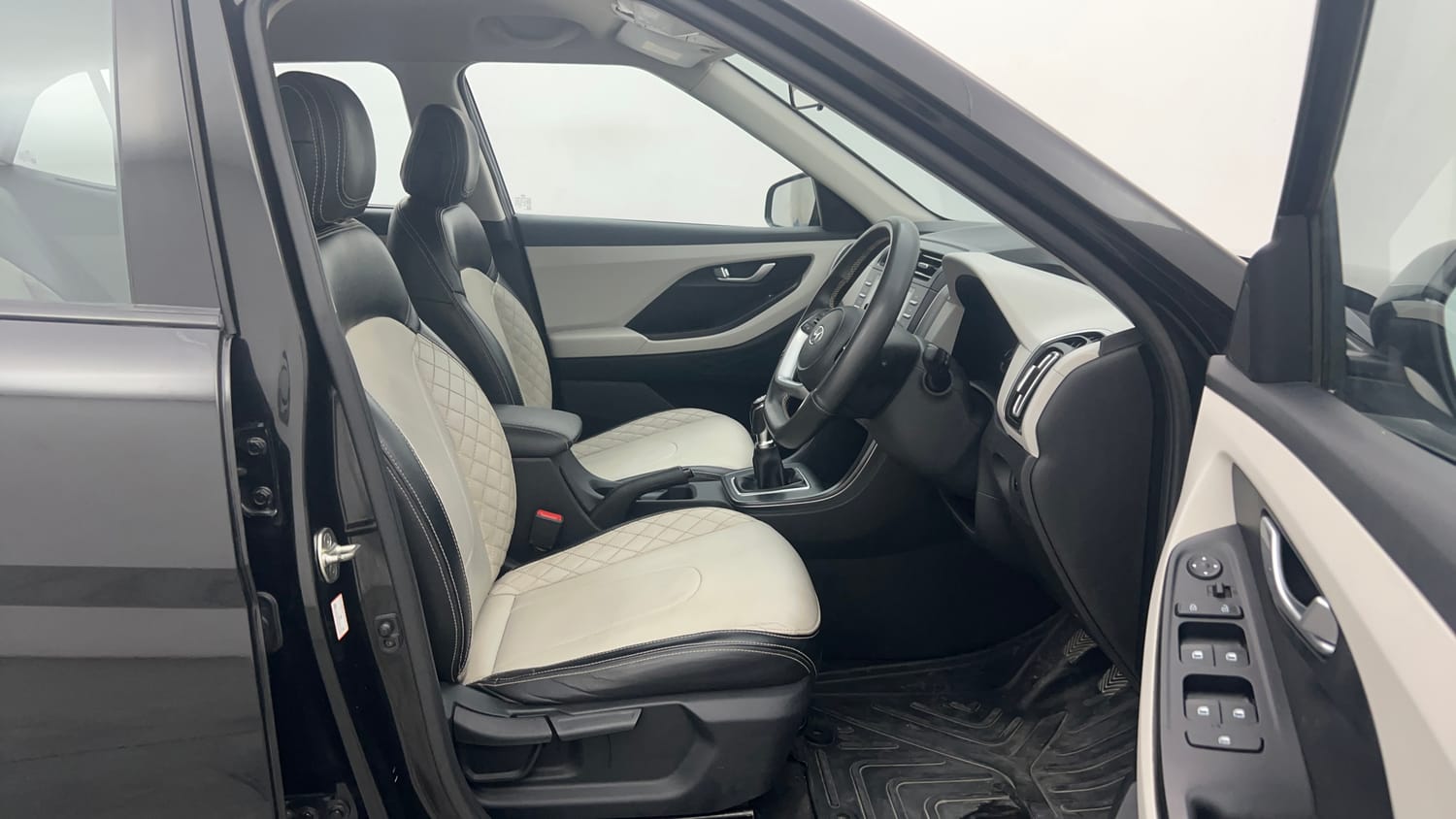 Used 2022 Hyundai Creta S 1.5 Diesel Diesel Manual interior RIGHT SIDE FRONT DOOR CABIN VIEW