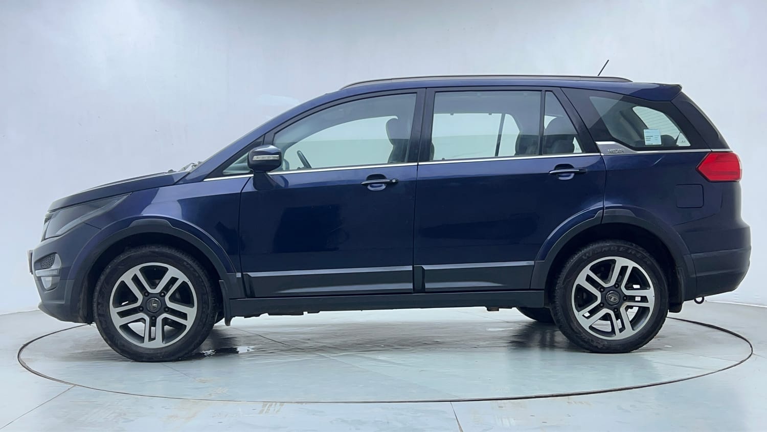Used 2017 Tata Hexa XTA 4x2 7 STR Diesel Automatic exterior LEFT SIDE VIEW