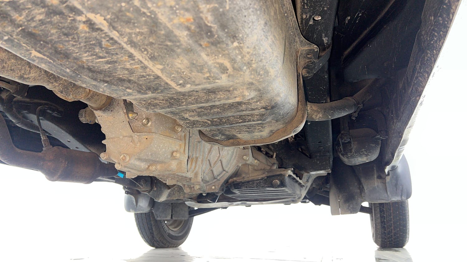 Used 2022 Maruti Suzuki Eeco 5 STR AC (O) Petrol Manual extra REAR RIGHT UNDERBODY VIEW