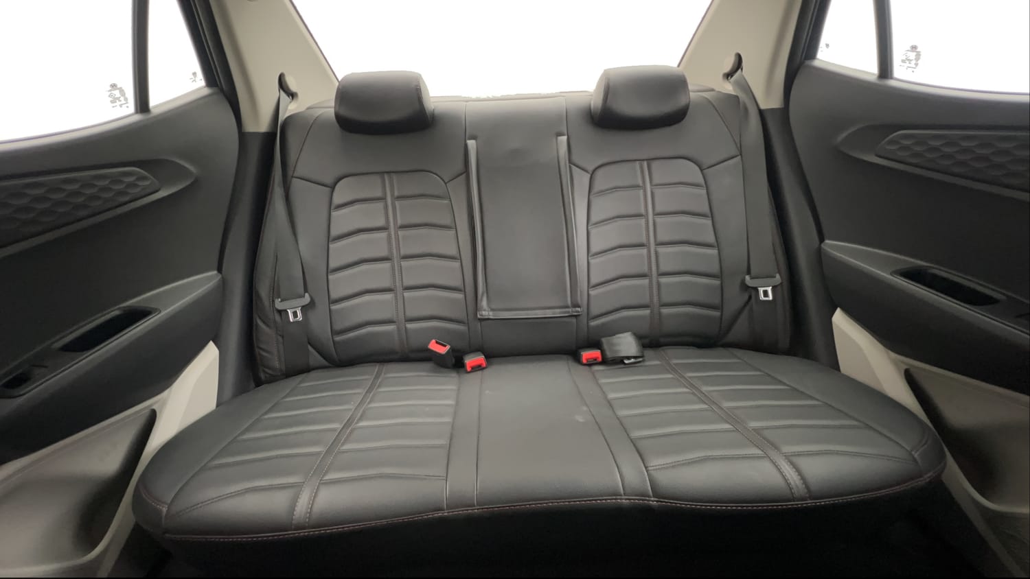 Used 2022 Hyundai Aura SX 1.2 Petrol Petrol Manual interior REAR SEAT CONDITION VIEW