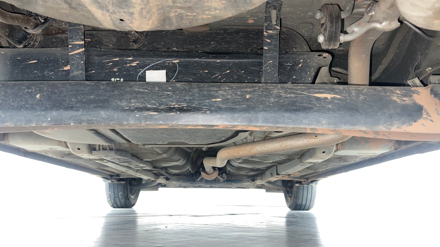 Used 2023 Hyundai Exter SX (O) Connect 1.2 MT Dual Tone Petrol Manual extra REAR UNDERBODY VIEW (TAKEN FROM REAR)