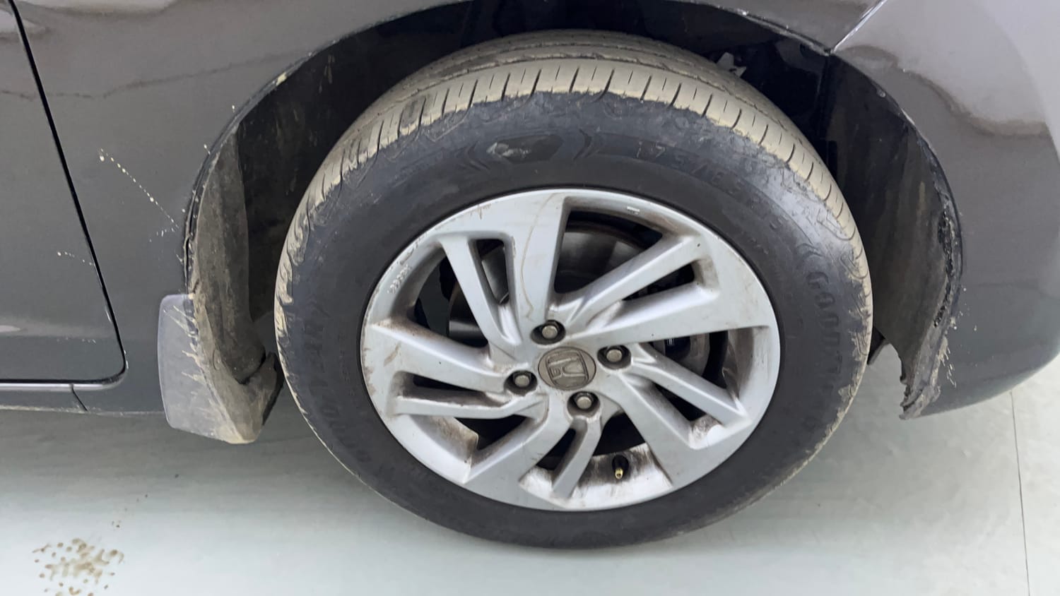 Used 2022 Honda Jazz ZX CVT Petrol Automatic tyres RIGHT FRONT TYRE RIM VIEW