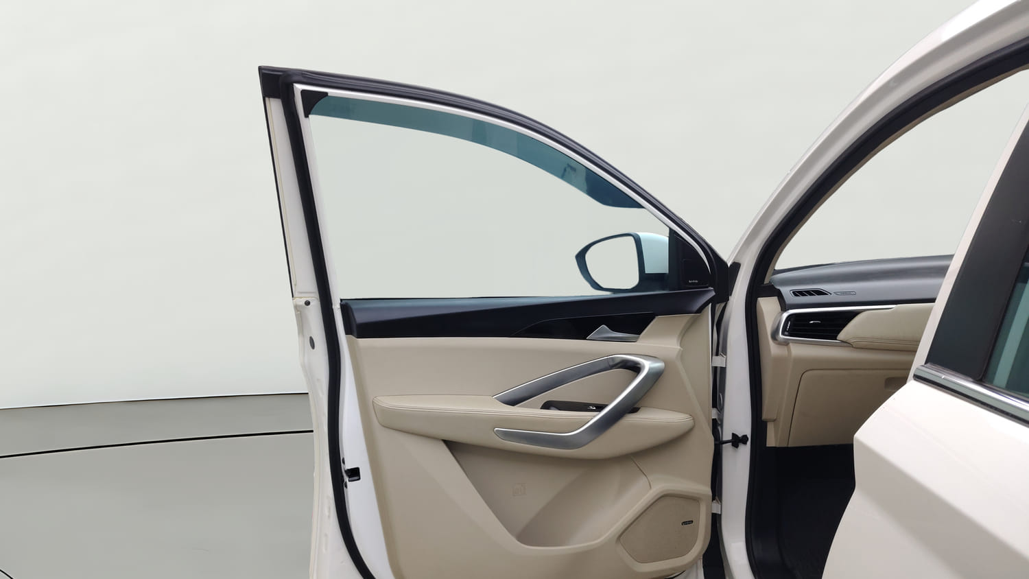 Used 2022 MG Motors Hector Sharp 1.5 Petrol CVT Petrol Automatic interior LEFT FRONT DOOR OPEN VIEW