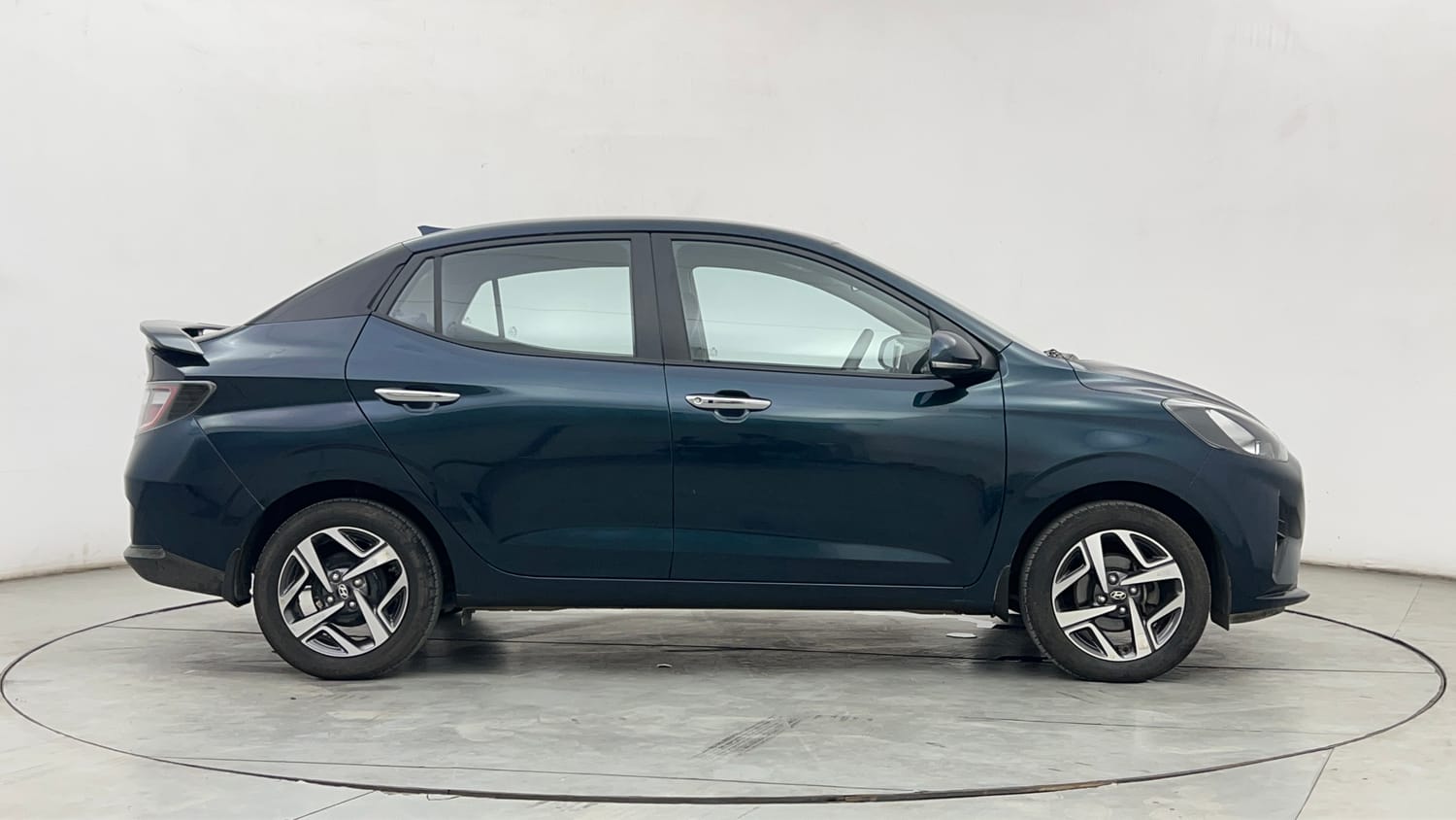 Used 2022 Hyundai Aura SX 1.2 Petrol Petrol Manual exterior RIGHT SIDE VIEW