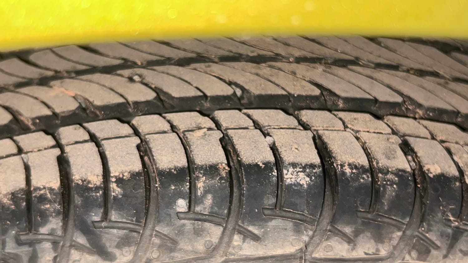 Used 2014 Maruti Suzuki Celerio VXi Petrol Manual tyres RIGHT REAR TYRE TREAD VIEW