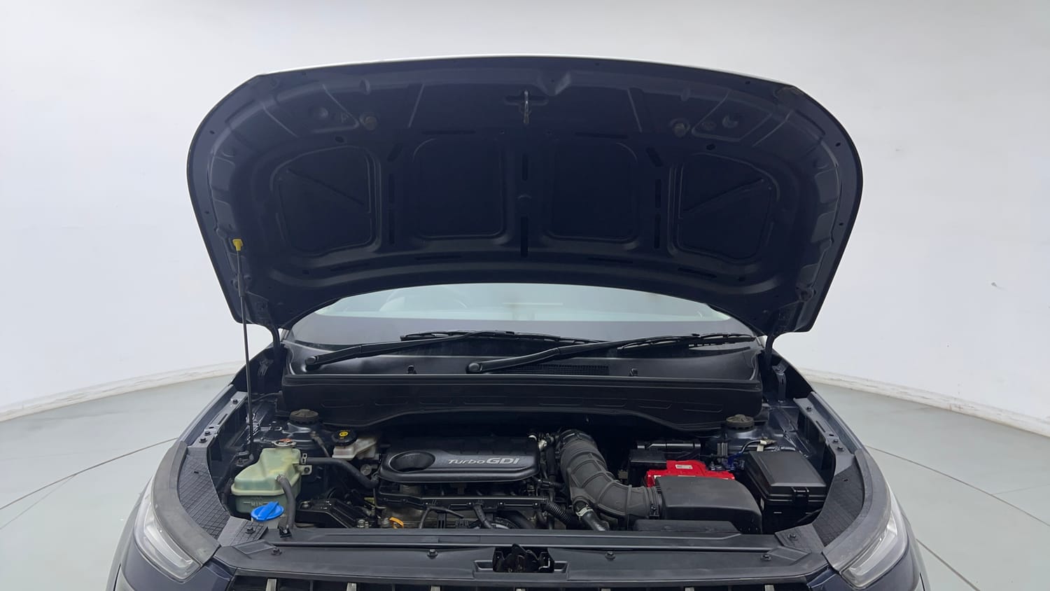 Used 2020 Hyundai Venue SX Plus 1.0 Turbo DCT Petrol Automatic engine ENGINE & BONNET OPEN FRONT VIEW