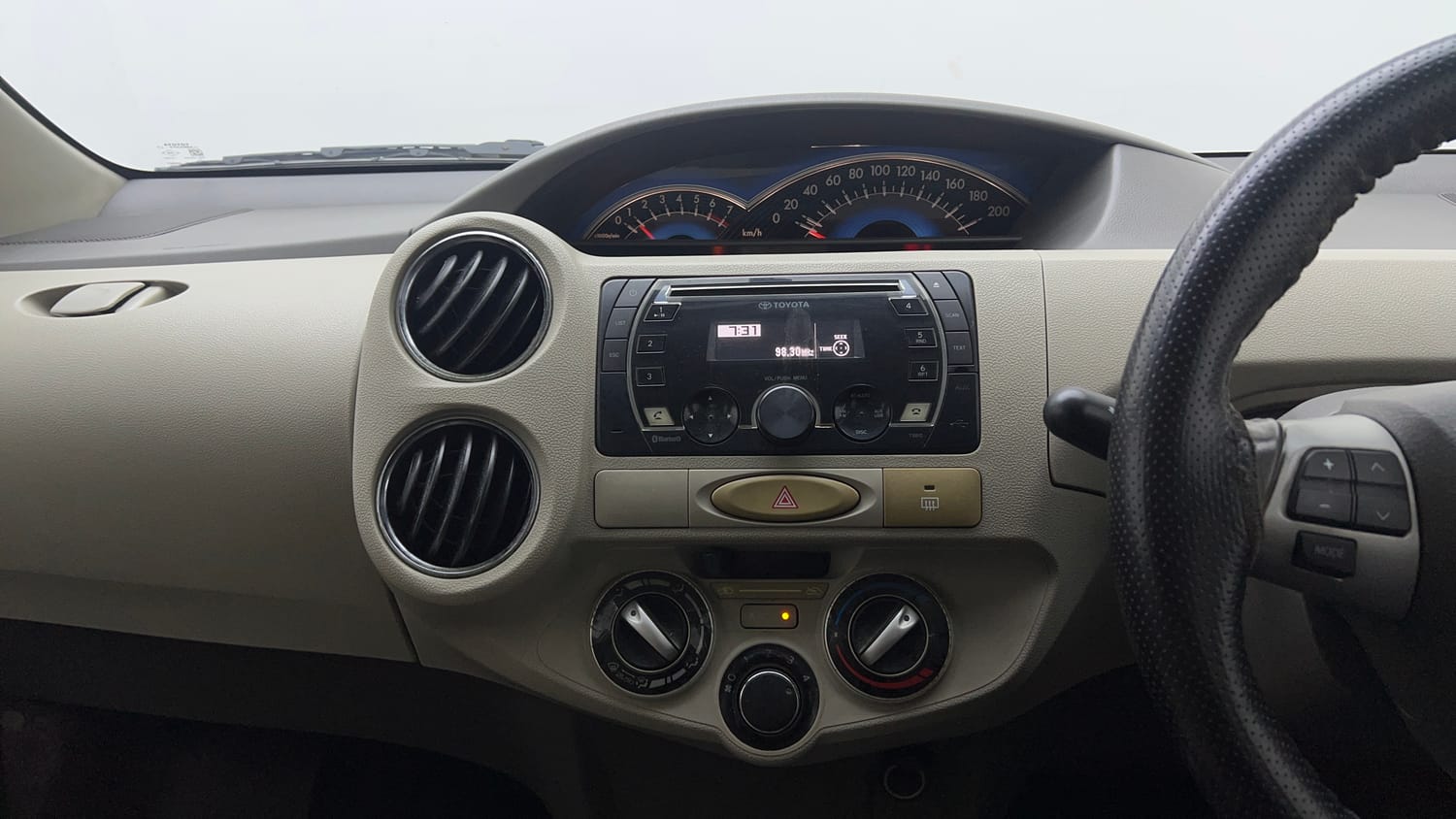 Used 2016 Toyota Etios VX Petrol Manual top_features Integrated (in-dash) music system
