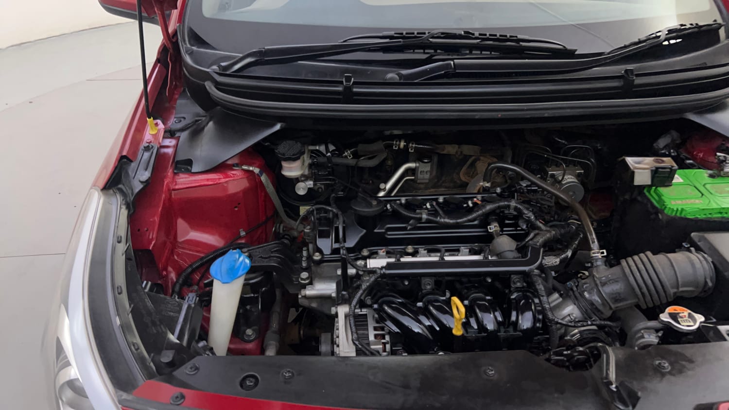 Used 2018 Hyundai Elite i20 Asta 1.2 (O) Petrol Manual engine ENGINE RIGHT SIDE HINGE & APRON VIEW