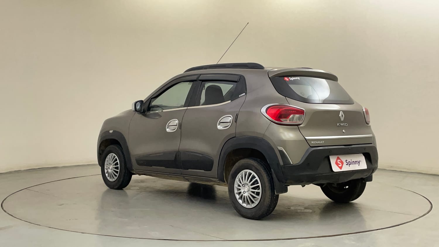 Used 2016 Renault Kwid RXT Petrol Manual exterior LEFT REAR CORNER VIEW