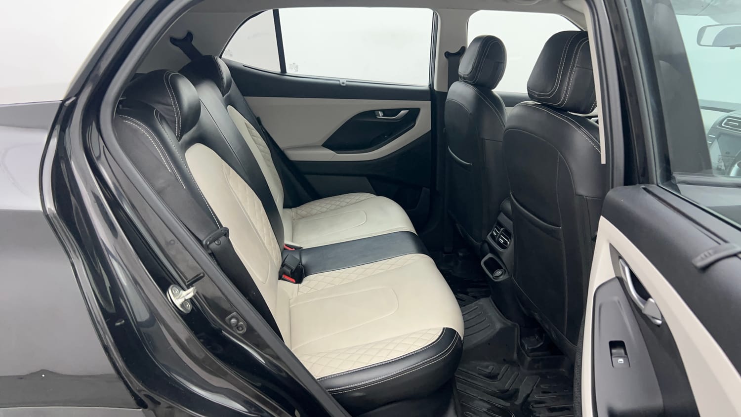 Used 2022 Hyundai Creta S 1.5 Diesel Diesel Manual interior RIGHT SIDE REAR DOOR CABIN VIEW